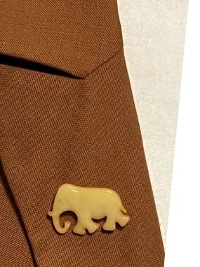 Vintage Elegant Elephant Brooch translucent butter yellow resin minimalist